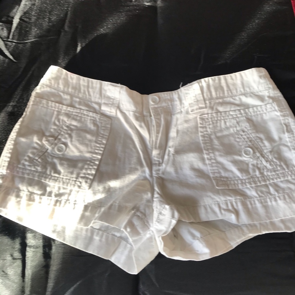 EUC Angel Kiss white shorts